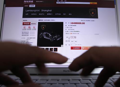Người Trung Quốc thích mua hàng xa xỉ trên mạng